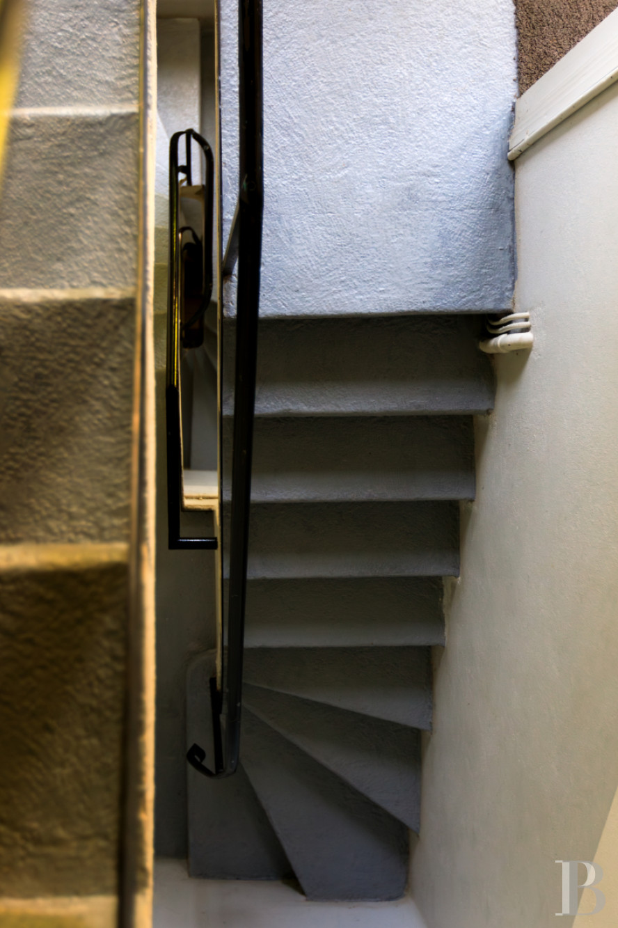 En Saône-et-Loire, à Mâcon, une villa et son jardin entièrement de style Art déco - photo  n°42